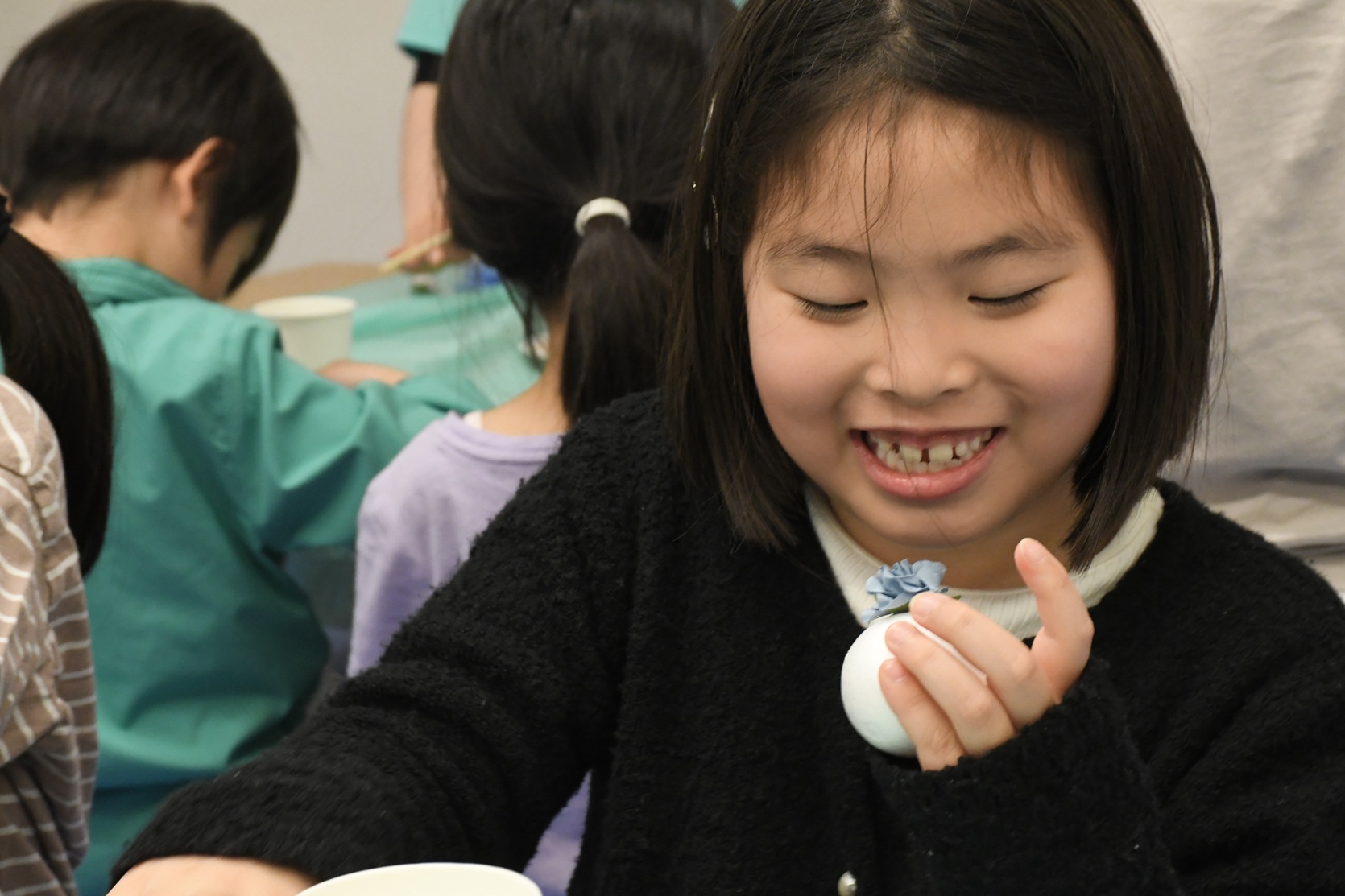 子供、子どものおもちゃの画像のようです